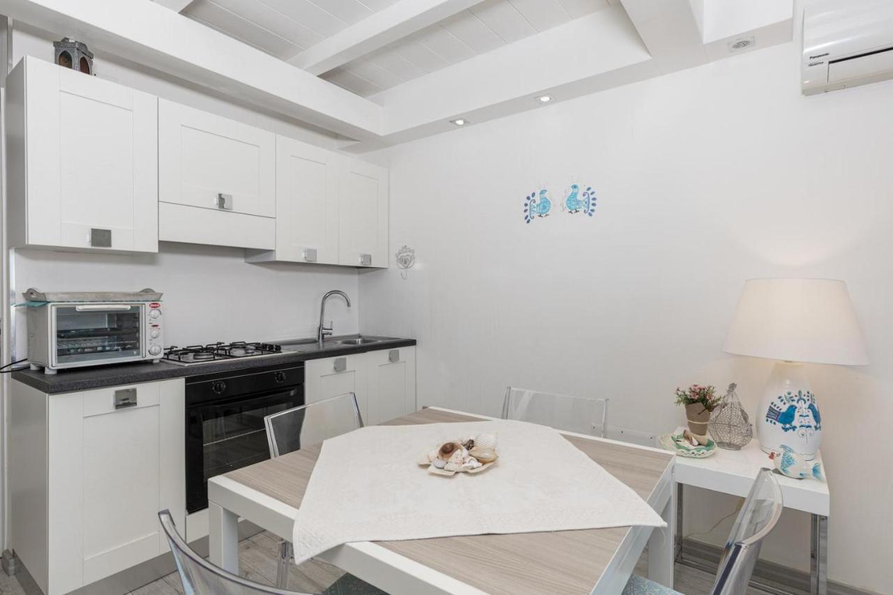 Giglio Apartment Vista Mare E Parcheggio Privato 포르투로톤도 외부 사진