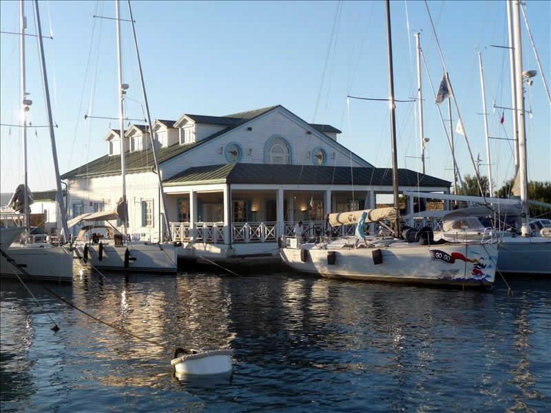 Giglio Apartment Vista Mare E Parcheggio Privato 포르투로톤도 외부 사진